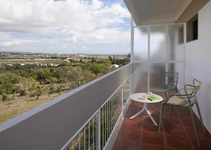 招待所 Alto House Faro, Al De Assinatura Modernista 3*