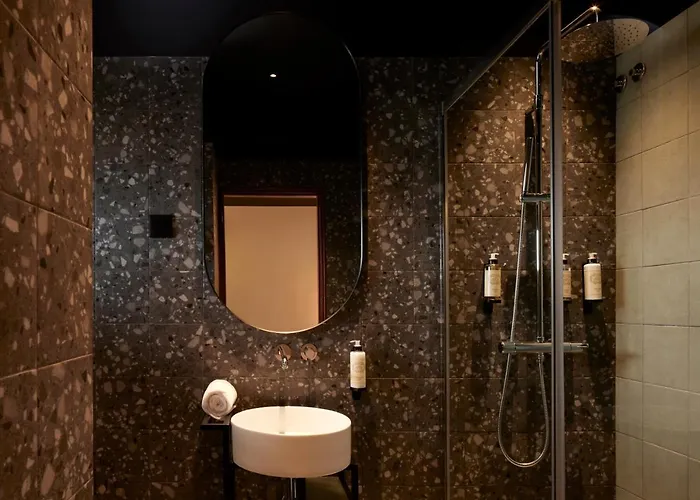 Alto House Faro, Al De Assinatura Modernista 招待所 3*