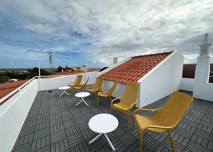 Alto House Faro, Al De Assinatura Modernista 招待所 3*