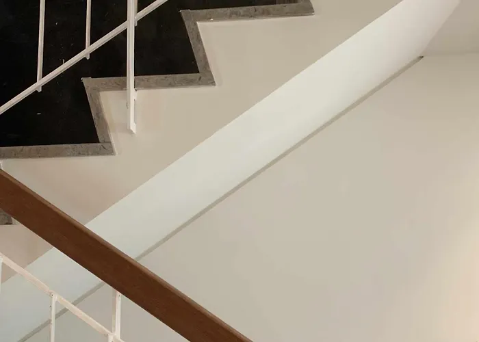 Alto House Faro, Al De Assinatura Modernista 招待所 法鲁区